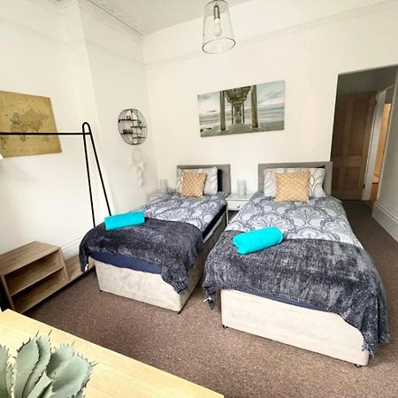 Family Friendly Flat Just Minutes From The Beach! Portsmouth Exterior photo