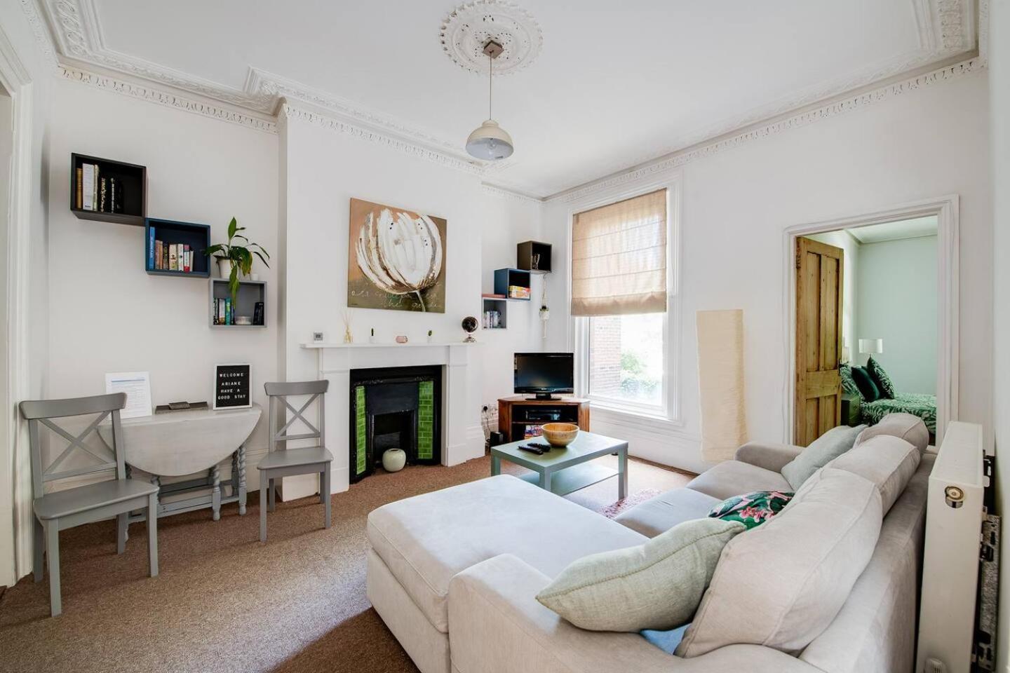 Family Friendly Flat Just Minutes From The Beach! Portsmouth Exterior photo