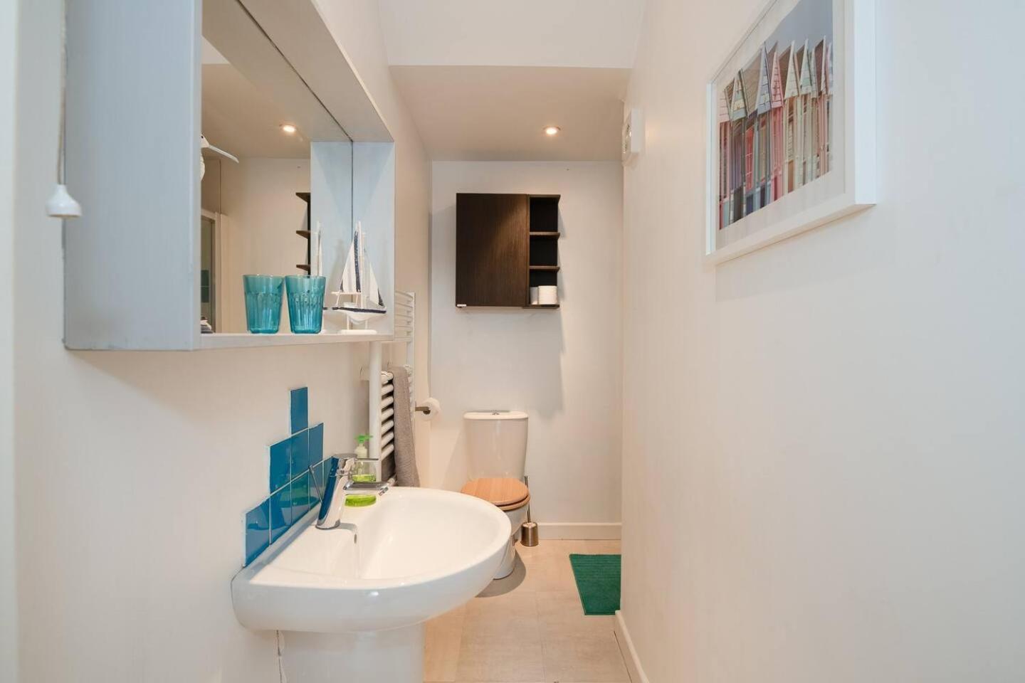 Family Friendly Flat Just Minutes From The Beach! Portsmouth Exterior photo