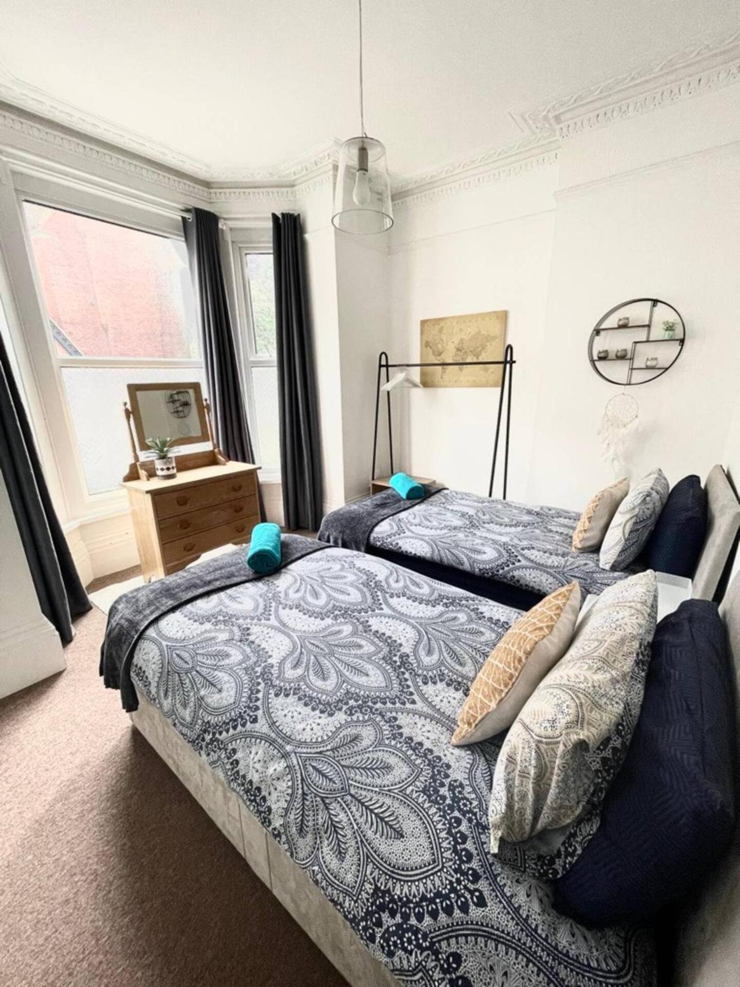 Family Friendly Flat Just Minutes From The Beach! Portsmouth Exterior photo